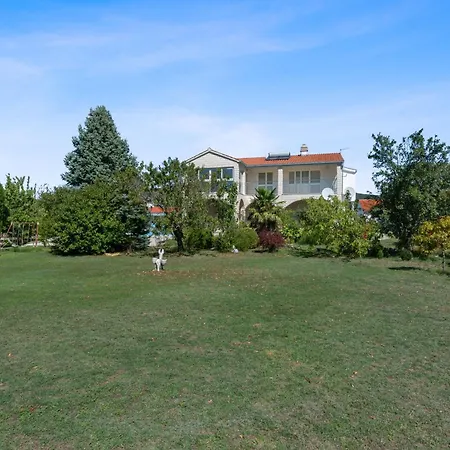 Almas Vila
